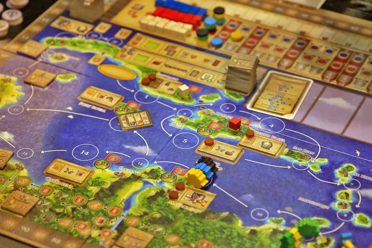 El mapa del Caribe con barcos y piezas en juego